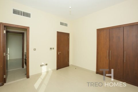 Villa de 4 chambres à Casa, UAE No. 81777 17