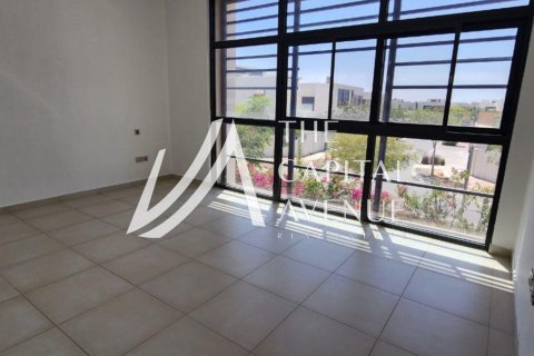 4 bedrooms Villa on the Yas Island, UAE No. 136900 3