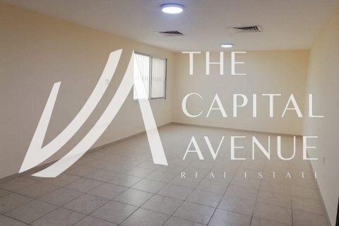 4 bedrooms Villa in Abu Dhabi, UAE No. 136899 12