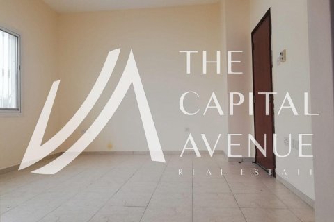 4 bedrooms Villa in Abu Dhabi, UAE No. 136899 13