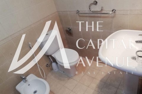 4 bedrooms Villa in Abu Dhabi, UAE No. 136899 14