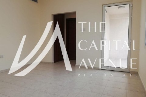 4 bedrooms Villa in Abu Dhabi, UAE No. 136899 10