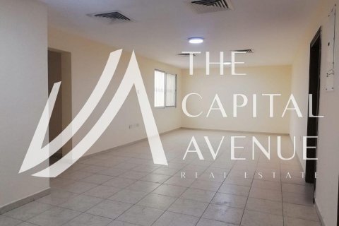 4 bedrooms Villa in Abu Dhabi, UAE No. 136899 11