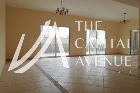 4 bedrooms Villa in Abu Dhabi, UAE No. 136899