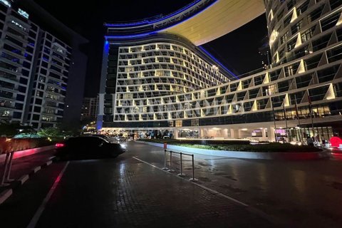 Апартаменты в отеле с 1 комнатой в FIVE Palm Jumeirah, ОАЭ №145970 10
