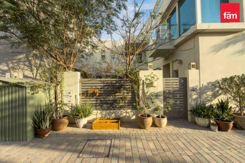 4 bedrooms Villa in Dubai, UAE No. 135669 18