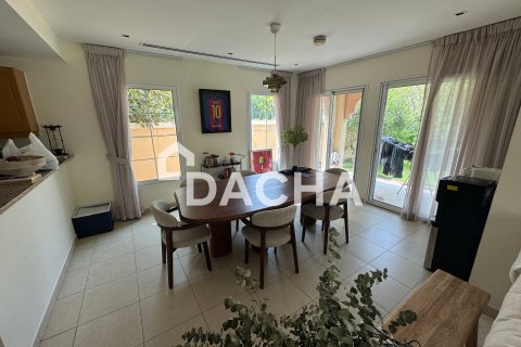 Вилла с 2 спальнями в Jumeirah Village Triangle, ОАЭ №164753 8