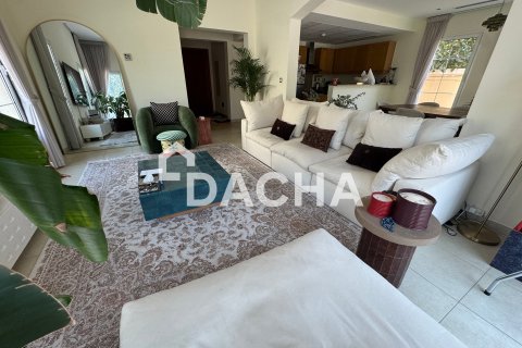 Вилла с 2 спальнями в Jumeirah Village Triangle, ОАЭ №164753 6