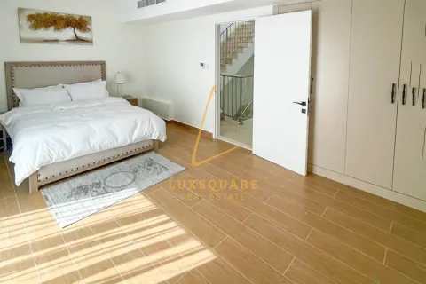 Villa de 4 dormitorios No. 124947 11