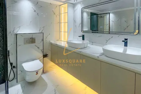 Villa de 4 dormitorios No. 124947 20