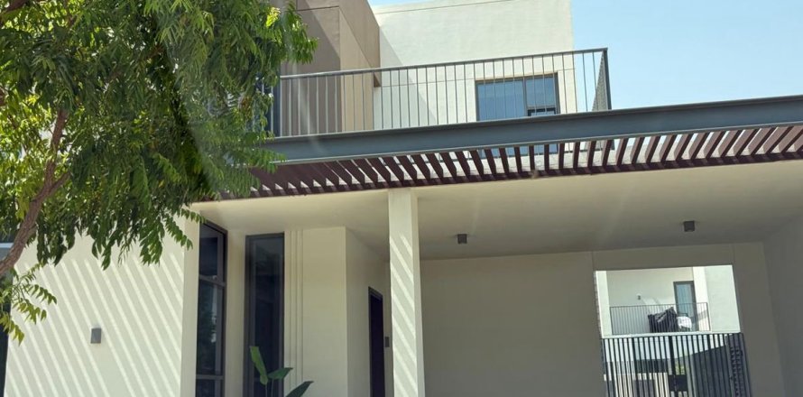 4 bedrooms Villa in Dubai, UAE No. 161815