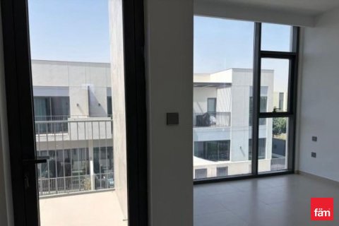 4 bedrooms Villa in Dubai, UAE No. 161815 4