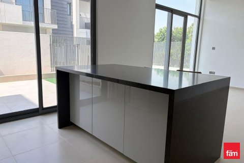 4 bedrooms Villa in Dubai, UAE No. 161815 6