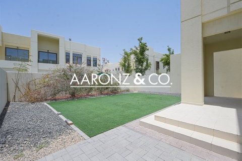 Villa de 3 dormitorios en Dubai, UAE No. 143873 18