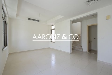 Villa de 3 dormitorios en Dubai, UAE No. 143873 5