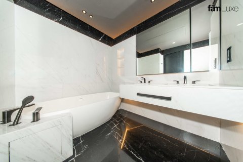 2 bedrooms Apartment in Business Bay, UAE No. 210782 18
