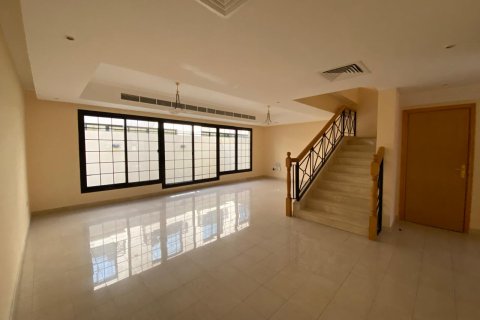 Townhouse de 3 chambres à Mirdif Villas, UAE No. 208825 6
