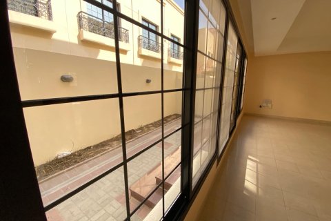 Townhouse de 3 chambres à Mirdif Villas, UAE No. 208825 7