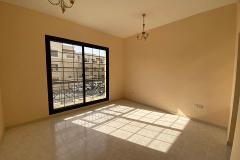 Townhouse de 3 chambres à Mirdif Villas, UAE No. 208825 9
