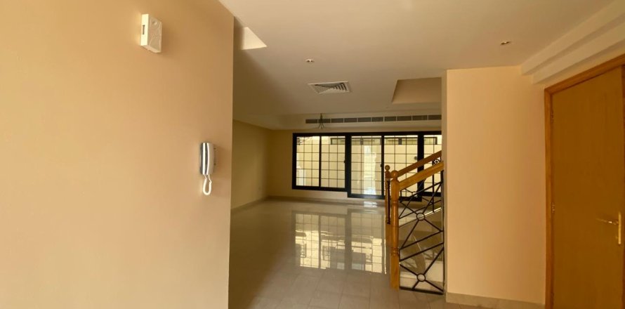 Townhouse de 3 chambres à Mirdif Villas, UAE No. 208825