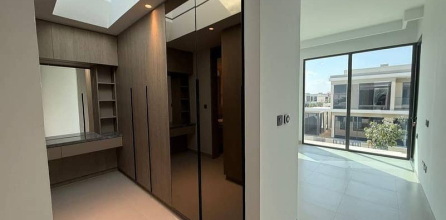 Villa de 4 dormitorios  No. 114376