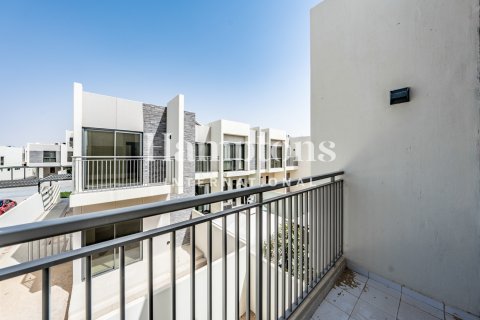 3 bedrooms Villa in Dubai, UAE No. 140685 14