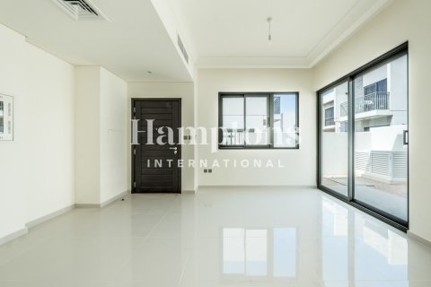 3 bedrooms Villa in Dubai, UAE No. 140685 10