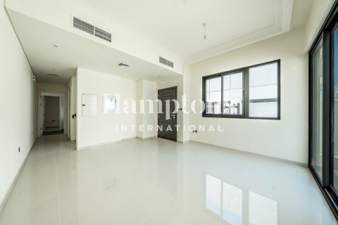 3 bedrooms Villa in Dubai, UAE No. 140685 8