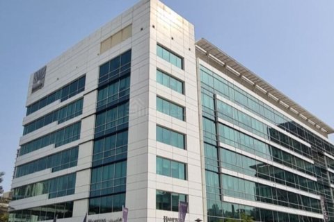 106m² Office in Sheikh Zayed Road, UAE No. 163433