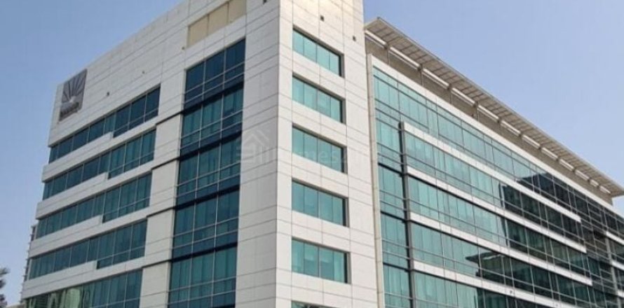 106m² Office in Sheikh Zayed Road, UAE No. 163433