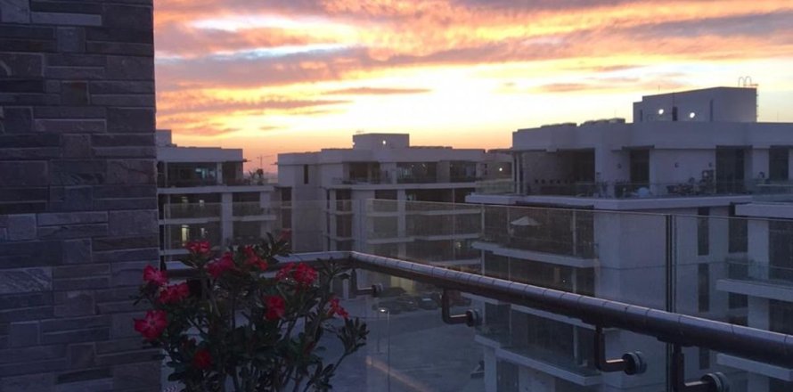 Квартира с 2 спальнями в Дубай, ОАЭ №137417