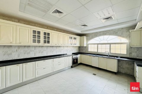 6 bedrooms Villa in Dubai, UAE No. 137414 3