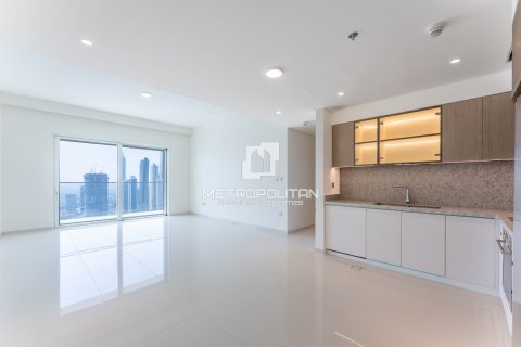 Apartment de 2 dormitorios en EMAAR Beachfront, UAE No. 77912 5
