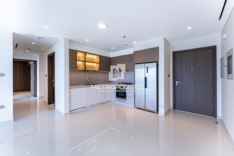 Apartment de 2 dormitorios en EMAAR Beachfront, UAE No. 77912 3