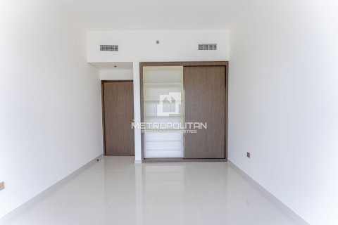Apartment de 2 dormitorios en EMAAR Beachfront, UAE No. 77912 18