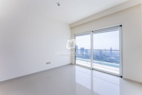 Apartment de 2 dormitorios en EMAAR Beachfront, UAE No. 77912 8