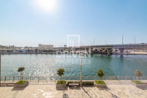2 bedrooms Apartment in Al Wasl, UAE No. 193655