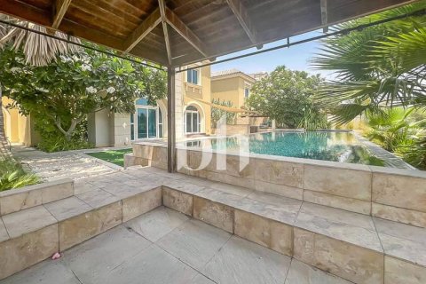 Villa de 5 dormitorios  No. 115743 3