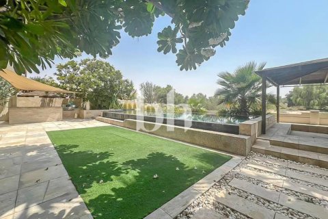 Villa de 5 dormitorios  No. 115743 27