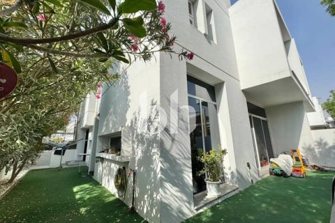 Townhouse de 3 dormitorios  No. 115740 2