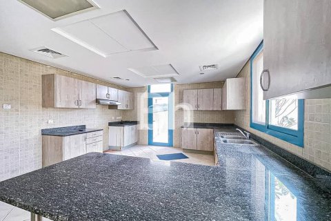 Villa de 4 dormitorios  No. 115738 5