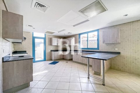 Villa de 4 dormitorios  No. 115738 4