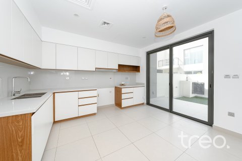 Townhouse de 3 dormitorios en Arabian Ranches 2, UAE No. 186675 4