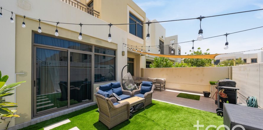 Townhouse de 4 dormitorios en Noor Townhouses, UAE No. 186674