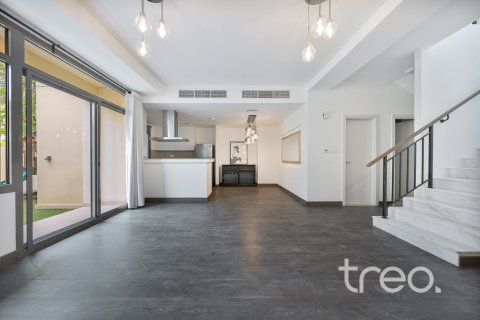 Villa de 3 chambres à Noor Townhouses, UAE No. 186678 3