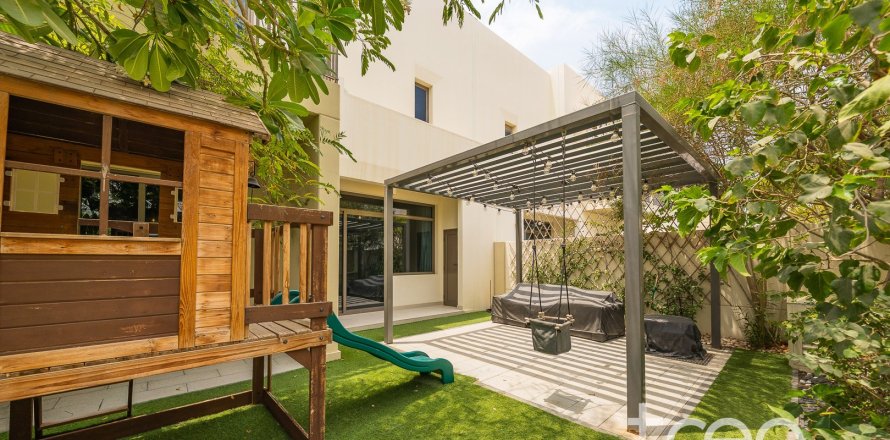 Villa de 3 chambres à Noor Townhouses, UAE No. 186678