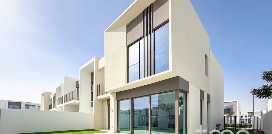 Villa de 4 chambres à Nara, UAE No. 186673