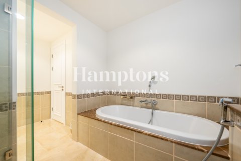 Townhouse de 3 dormitorios en FIVE Palm Jumeirah, UAE No. 136245 4