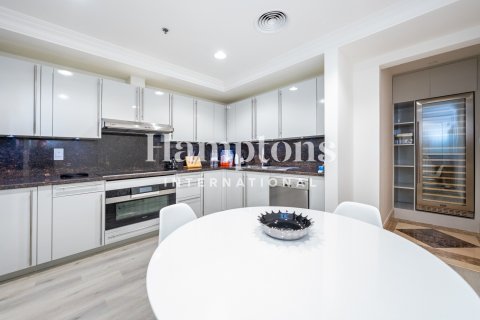 Townhouse de 3 dormitorios en FIVE Palm Jumeirah, UAE No. 136245 16