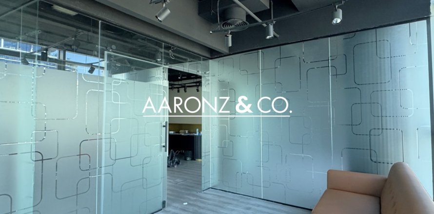 105m² Office in Business Bay, UAE No. 132756